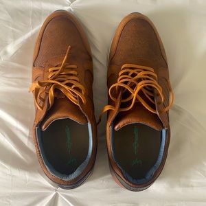 Beautiful brown leather casual shoes. 100% Colombian leather. Size: 8 - 8.5